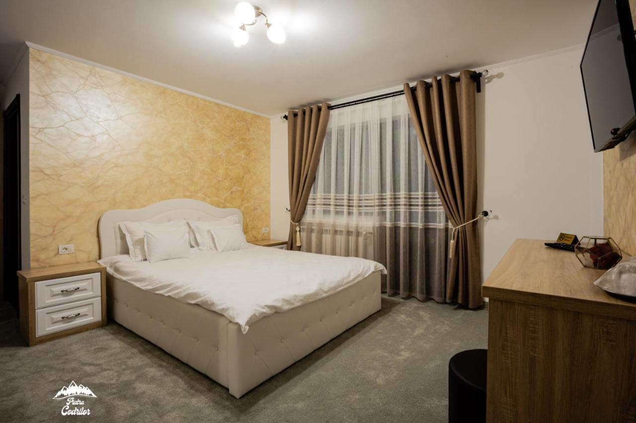 Piatra Codrilor Hotell Dorna Arini Exteriör bild