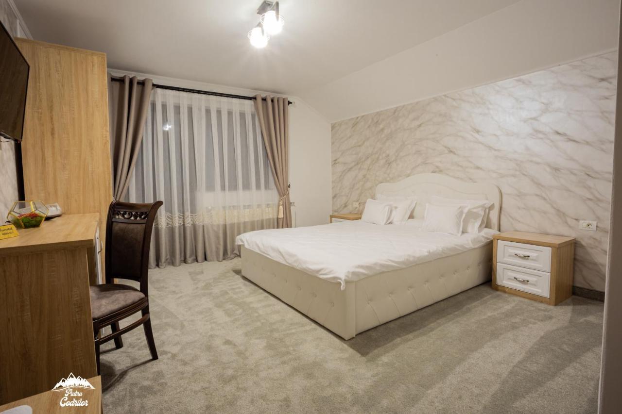 Piatra Codrilor Hotell Dorna Arini Exteriör bild