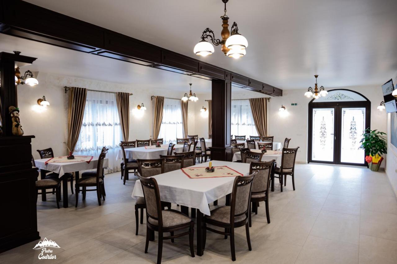 Piatra Codrilor Hotell Dorna Arini Exteriör bild