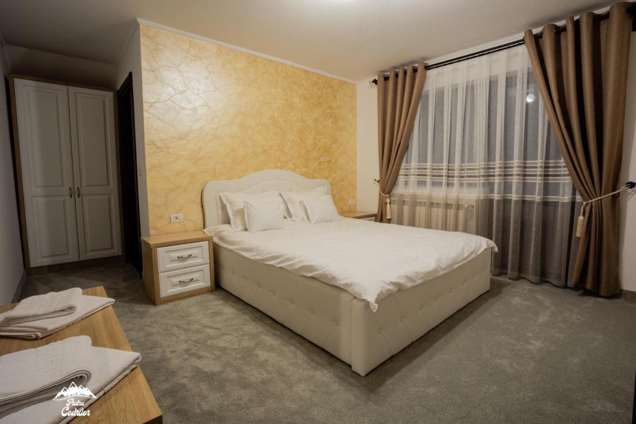 Piatra Codrilor Hotell Dorna Arini Exteriör bild