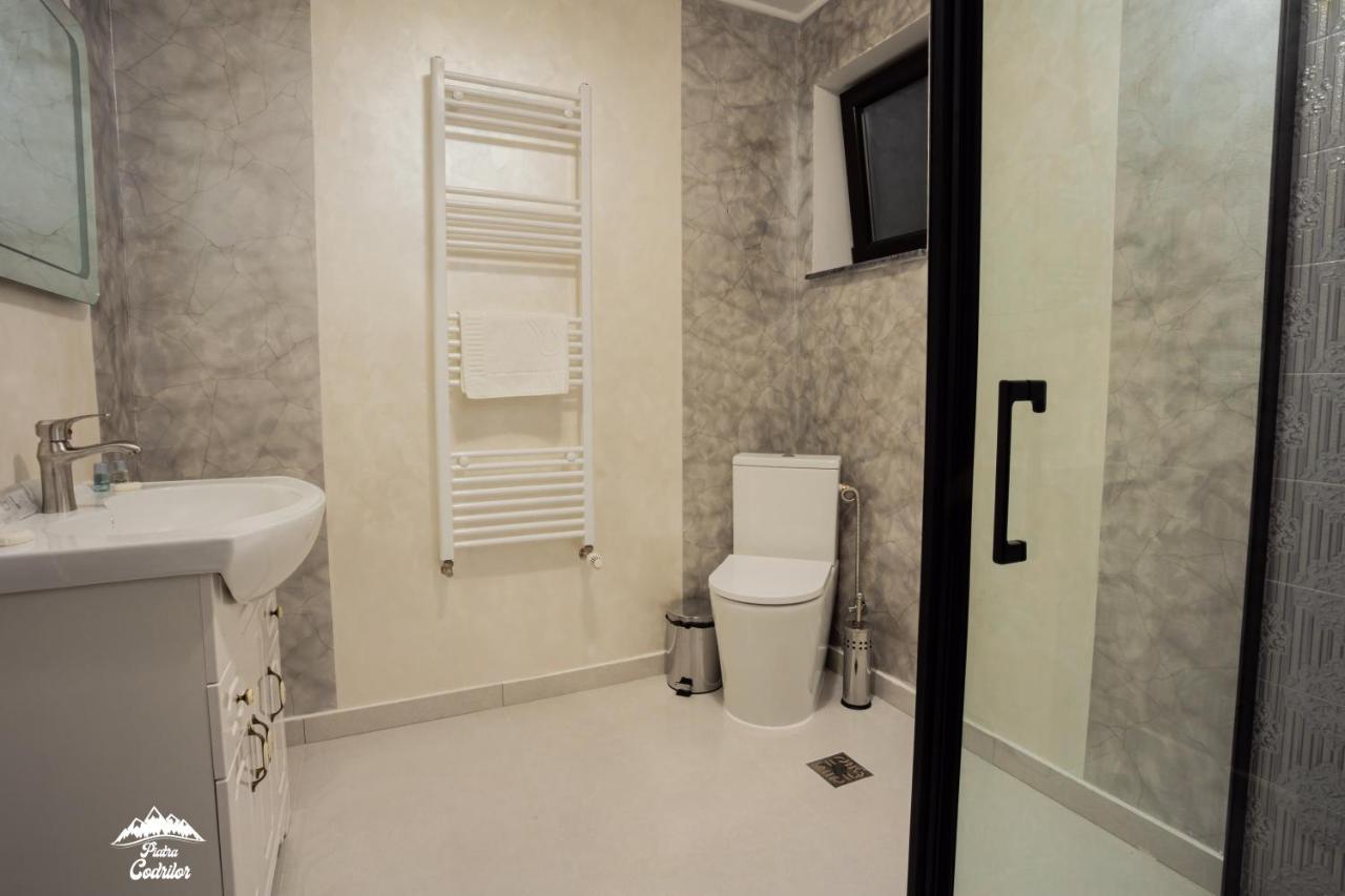 Piatra Codrilor Hotell Dorna Arini Exteriör bild