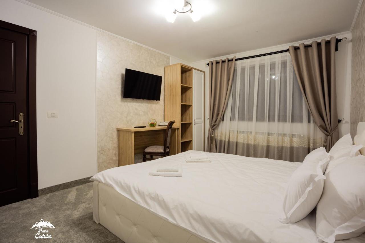 Piatra Codrilor Hotell Dorna Arini Exteriör bild